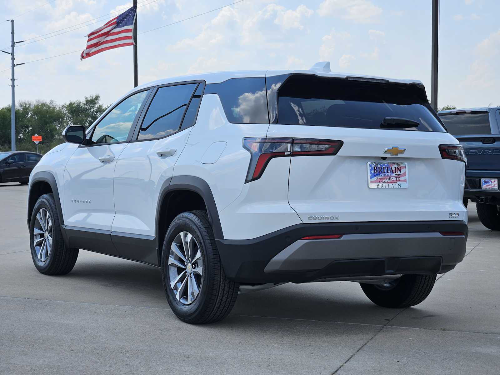 2026 Chevrolet Equinox LT photo 3