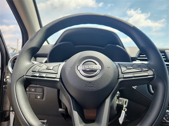 2025 Nissan Versa 1.6 S photo 11