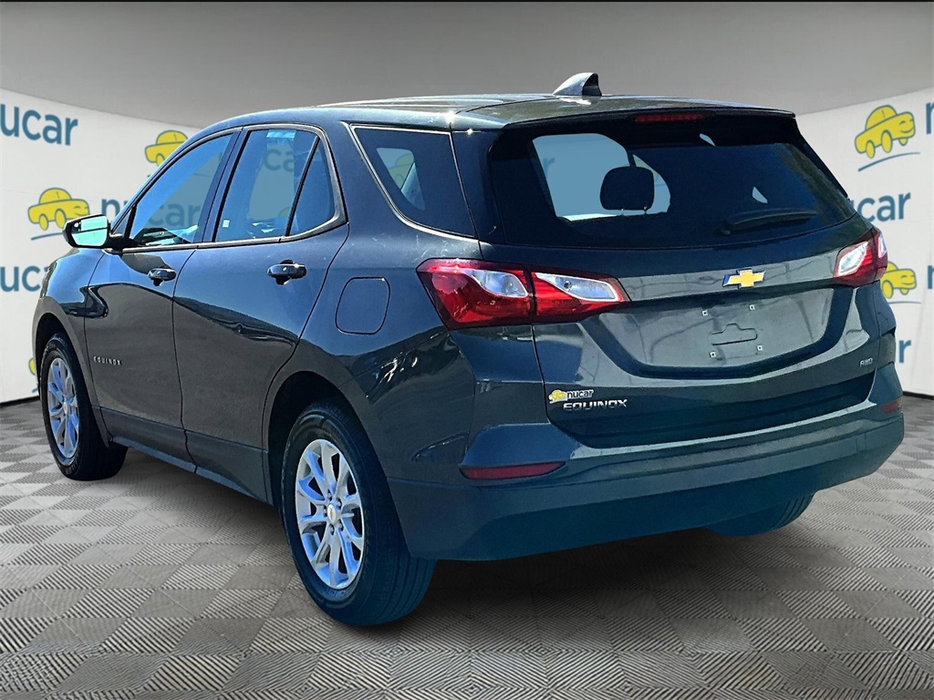 2019 Chevrolet Equinox LS photo 4