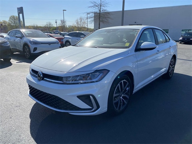 2025 Volkswagen Jetta 1.5T SE photo 3