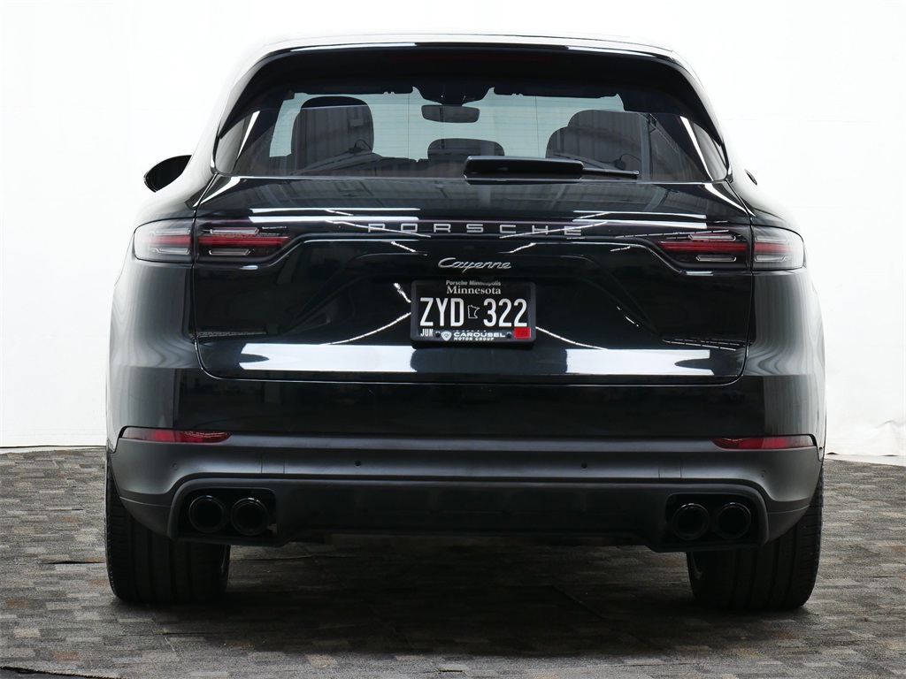 2023 Porsche Cayenne E-Hybrid Platinum Edition photo 3