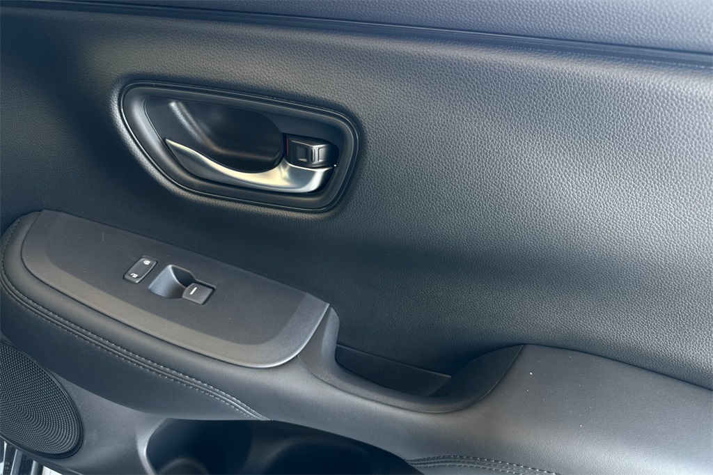 2026 Honda HR-V LX photo 16