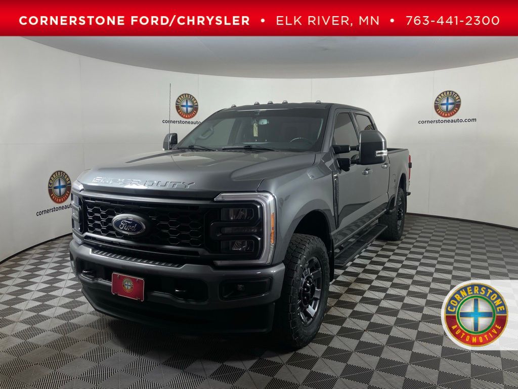 2023 Ford F-350 Super Duty Lariat's photo