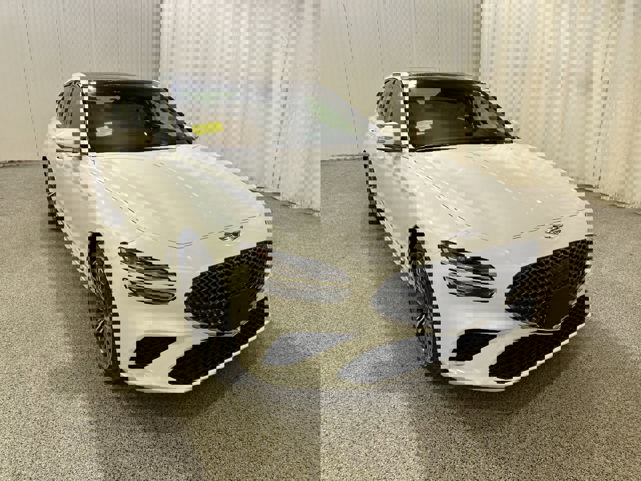 New 2025 Uyuni White Genesis 2.5T image 1