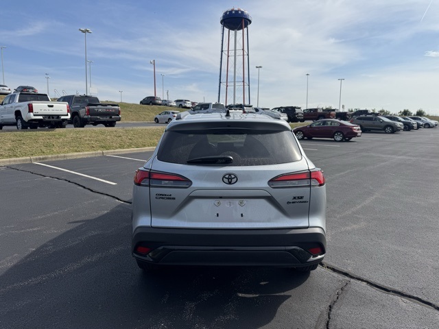 2025 Toyota Corolla Cross XLE XSE photo 4