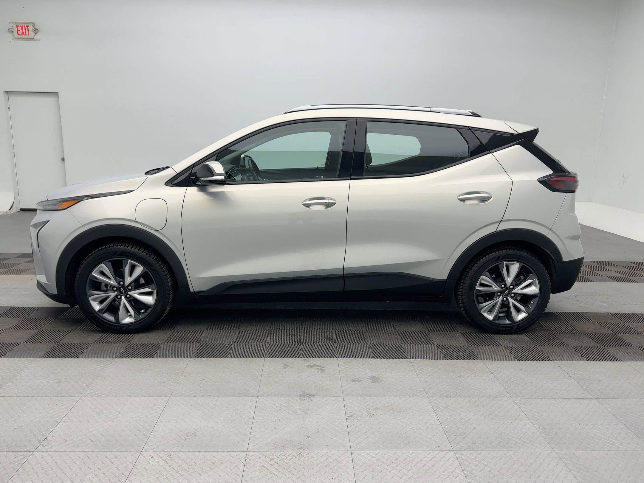 Used 2022 Chevrolet Bolt EUV LT with VIN 1G1FY6S00N4117203 for sale in Chittenango, NY