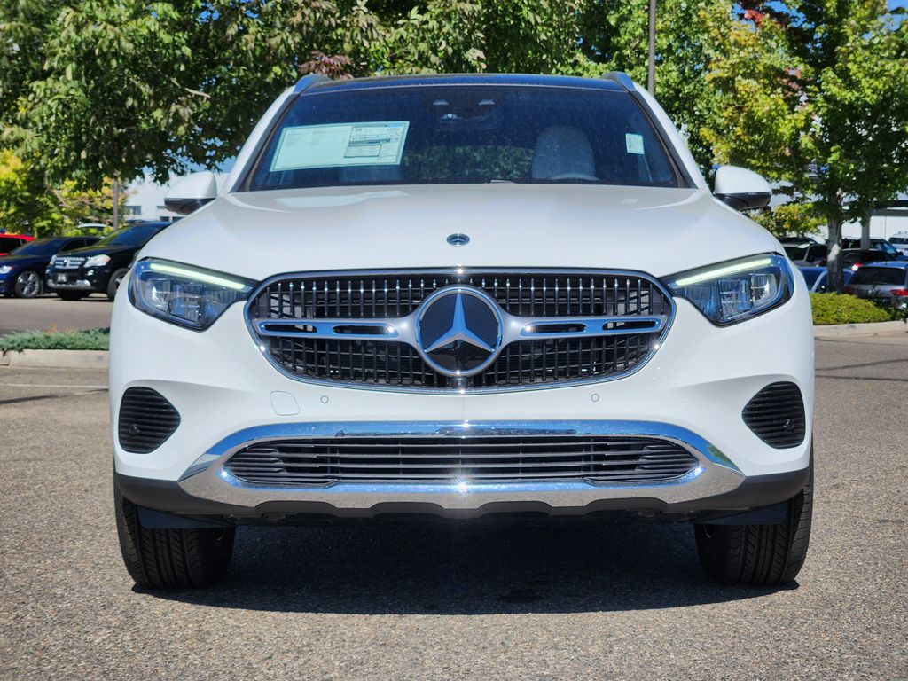 2026 Mercedes Benz GLC 300 4MATIC photo 3