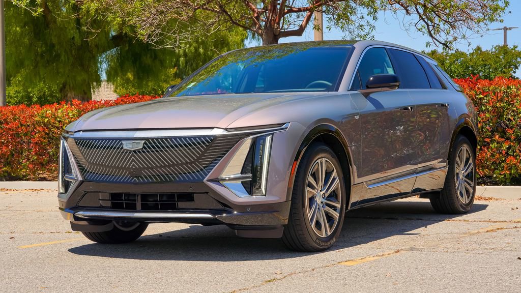 Used 2025 Cadillac LYRIQ Luxury 1 with VIN 1GYKPNRK9SZ318441 for sale in Santa Clarita, CA