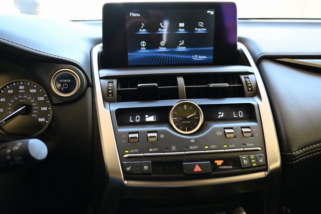 2019 Lexus NX 300h Luxury photo 11