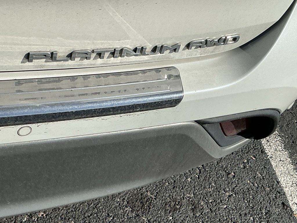 2021 Toyota Highlander Platinum photo 3