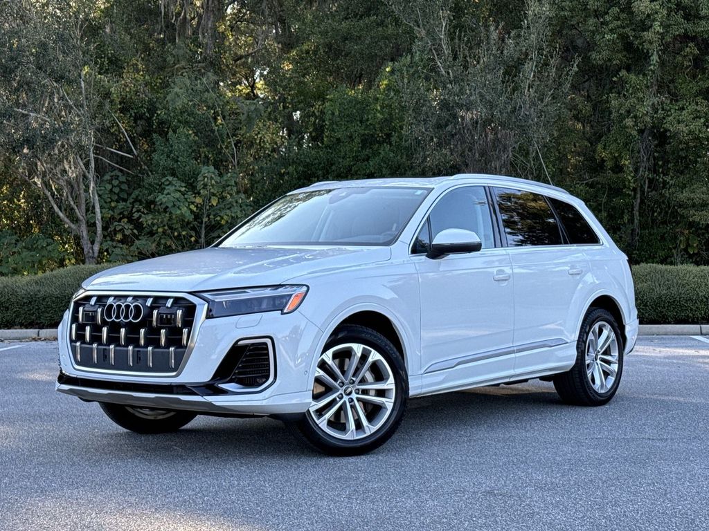 2025 Audi Q7 Premium Plus's photo