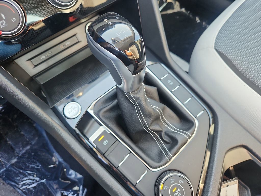 2025 Volkswagen Taos S photo 13