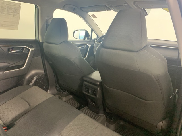 2021 Toyota RAV4 Hybrid XLE photo 25