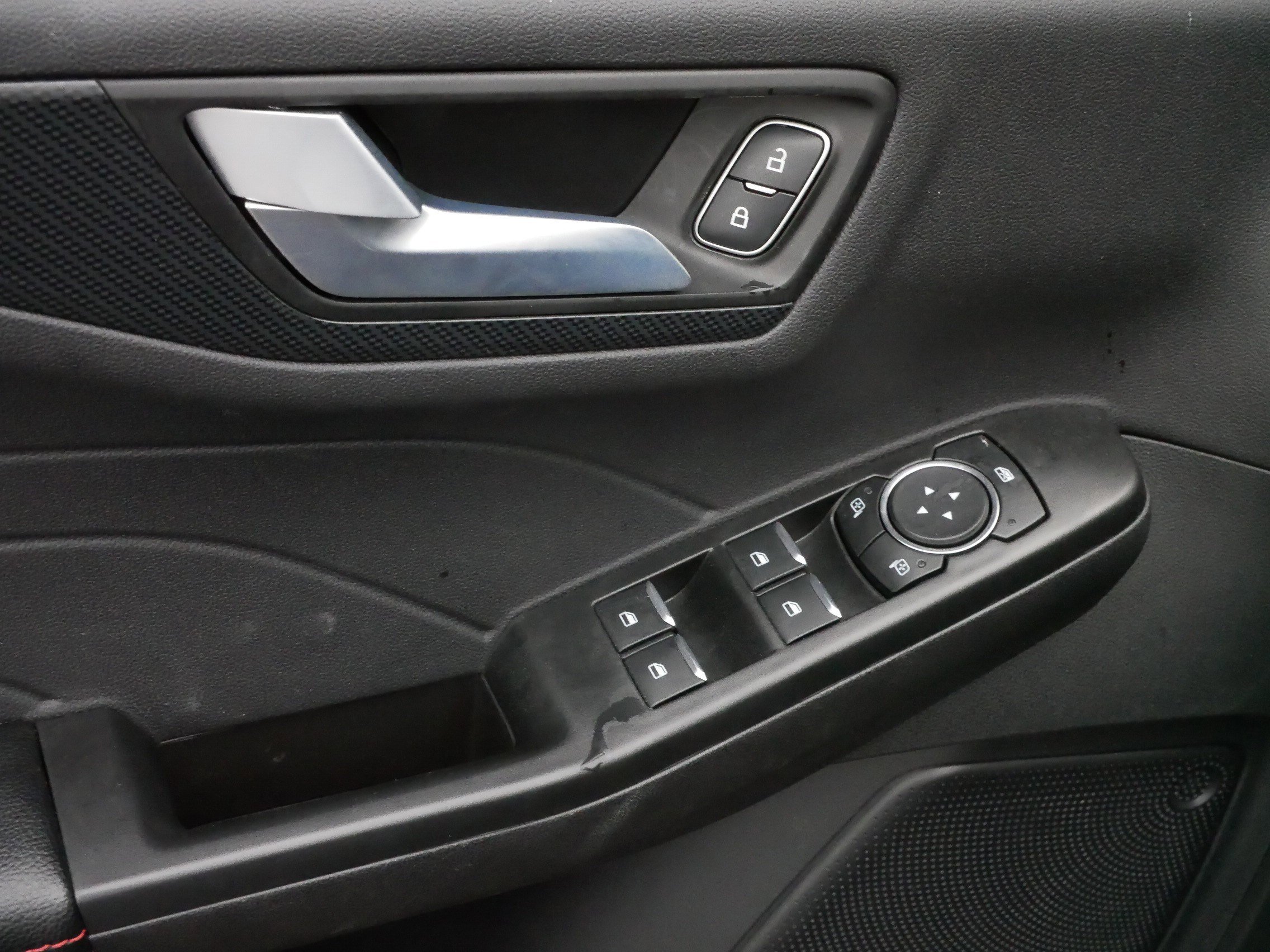 2024 Ford Escape ST-Line photo 14