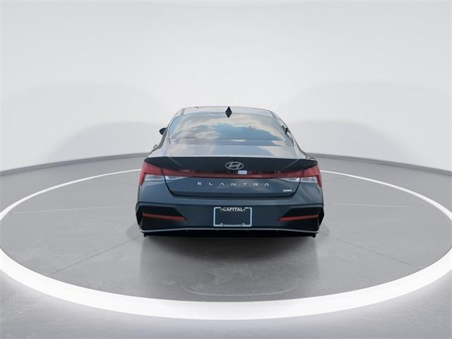 2025 Hyundai Elantra Hybrid Limited photo 7