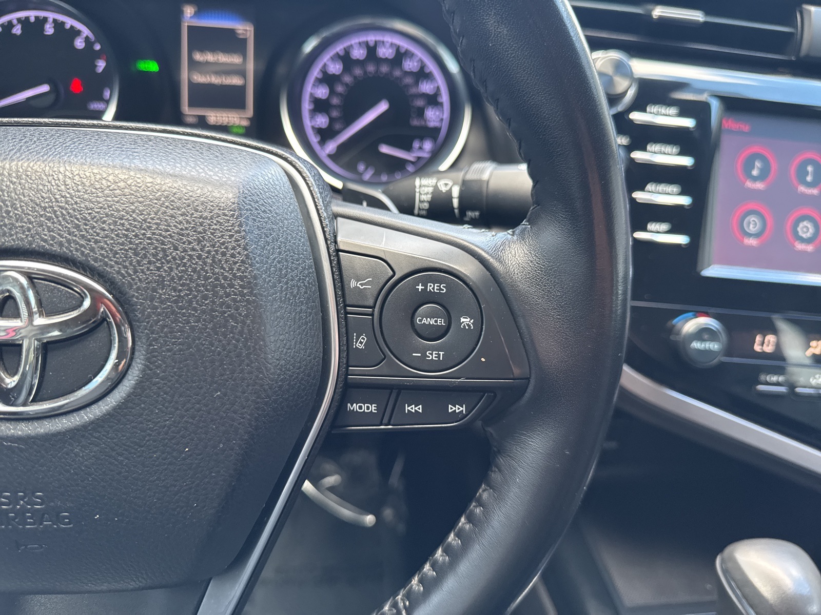 2019 Toyota Camry SE photo 18