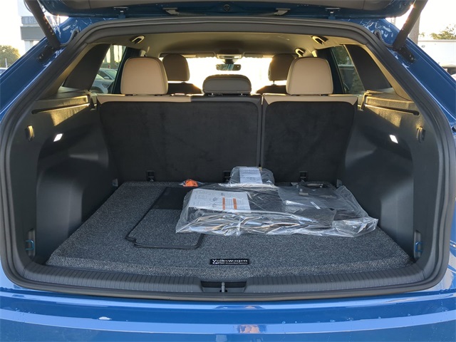 2026 Volkswagen Atlas Cross Sport SE Technology photo 9