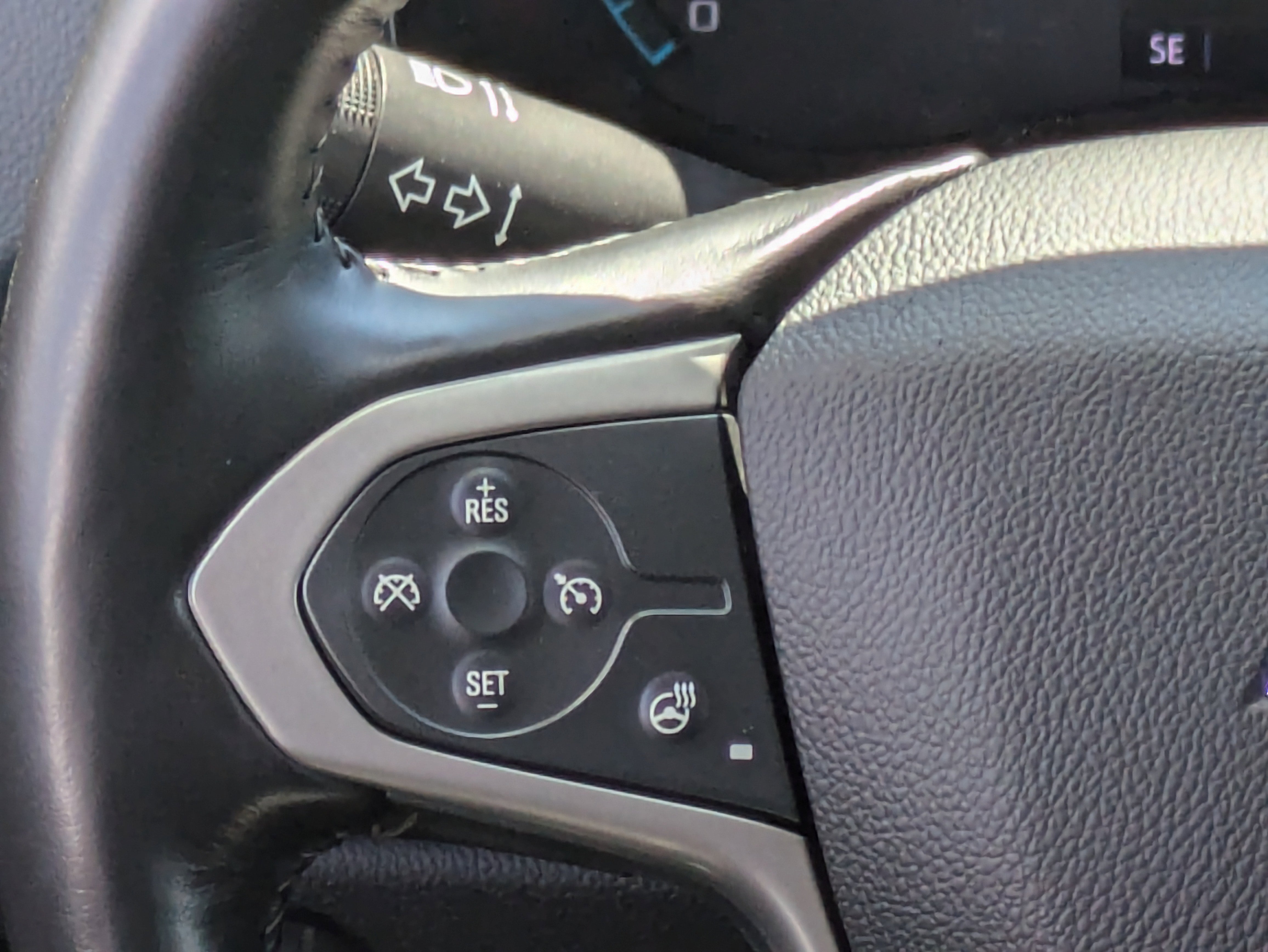 2022 Chevrolet Colorado Z71 photo 2