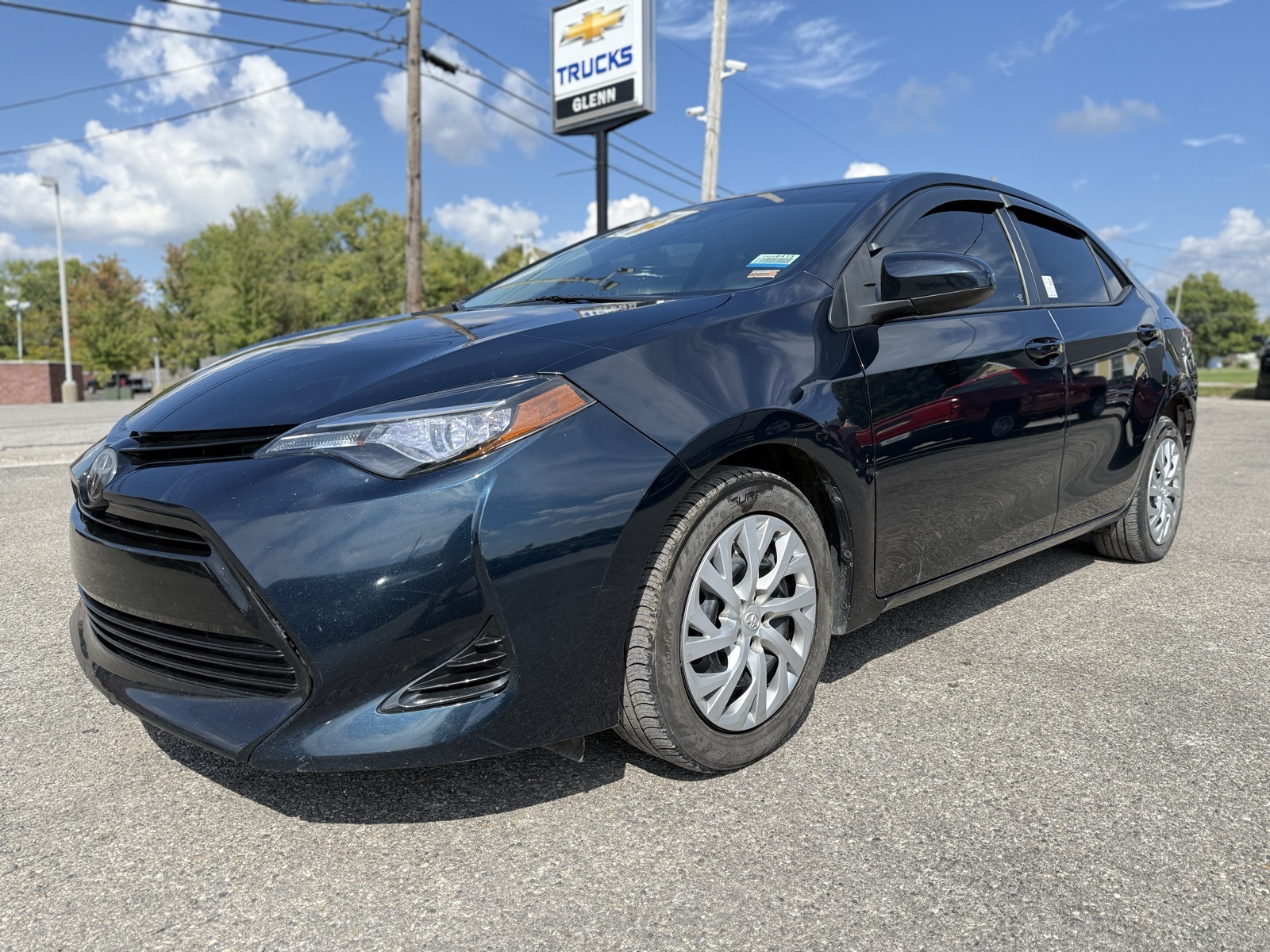 2017 Toyota Corolla LE photo 2