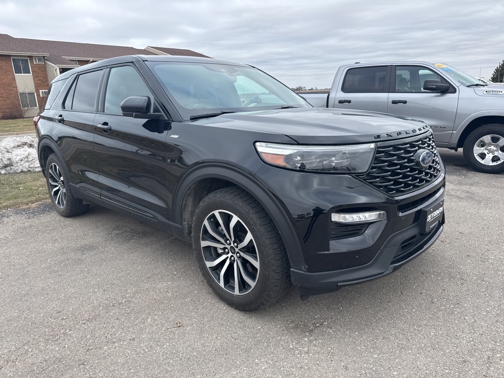 2022 Ford Explorer ST-LINE's photo