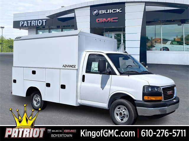 2025 GMC Savana Cutaway Work Van's photo