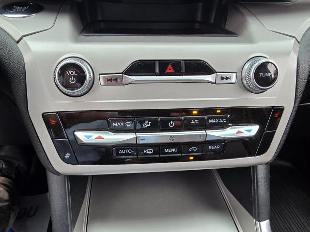 2023 Ford Explorer XLT photo 19