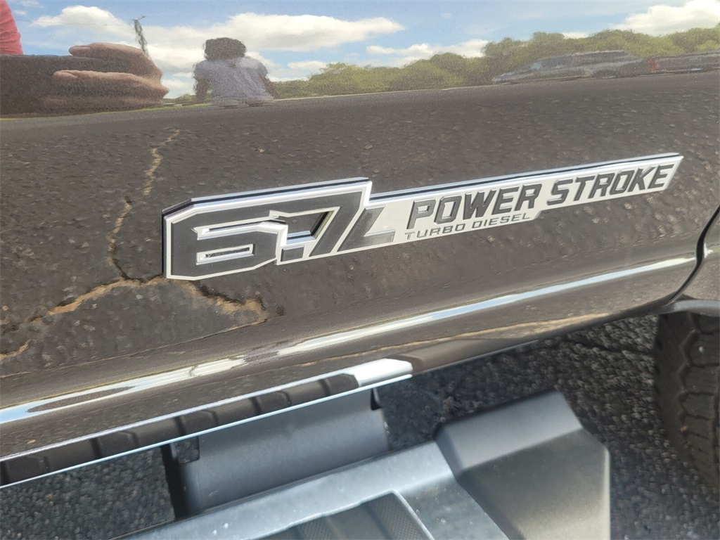 2025 Ford F-250 Lariat photo 17