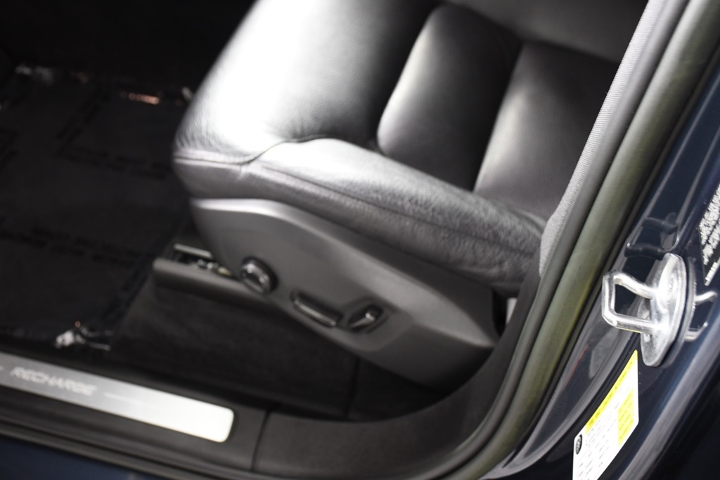 2023 Volvo XC90 Recharge T8 Core photo 14