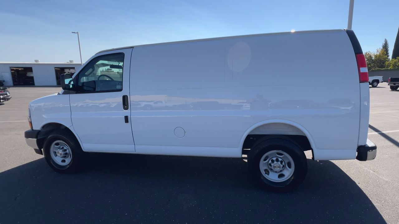 2025 Chevrolet Express Cargo 2500 photo 32