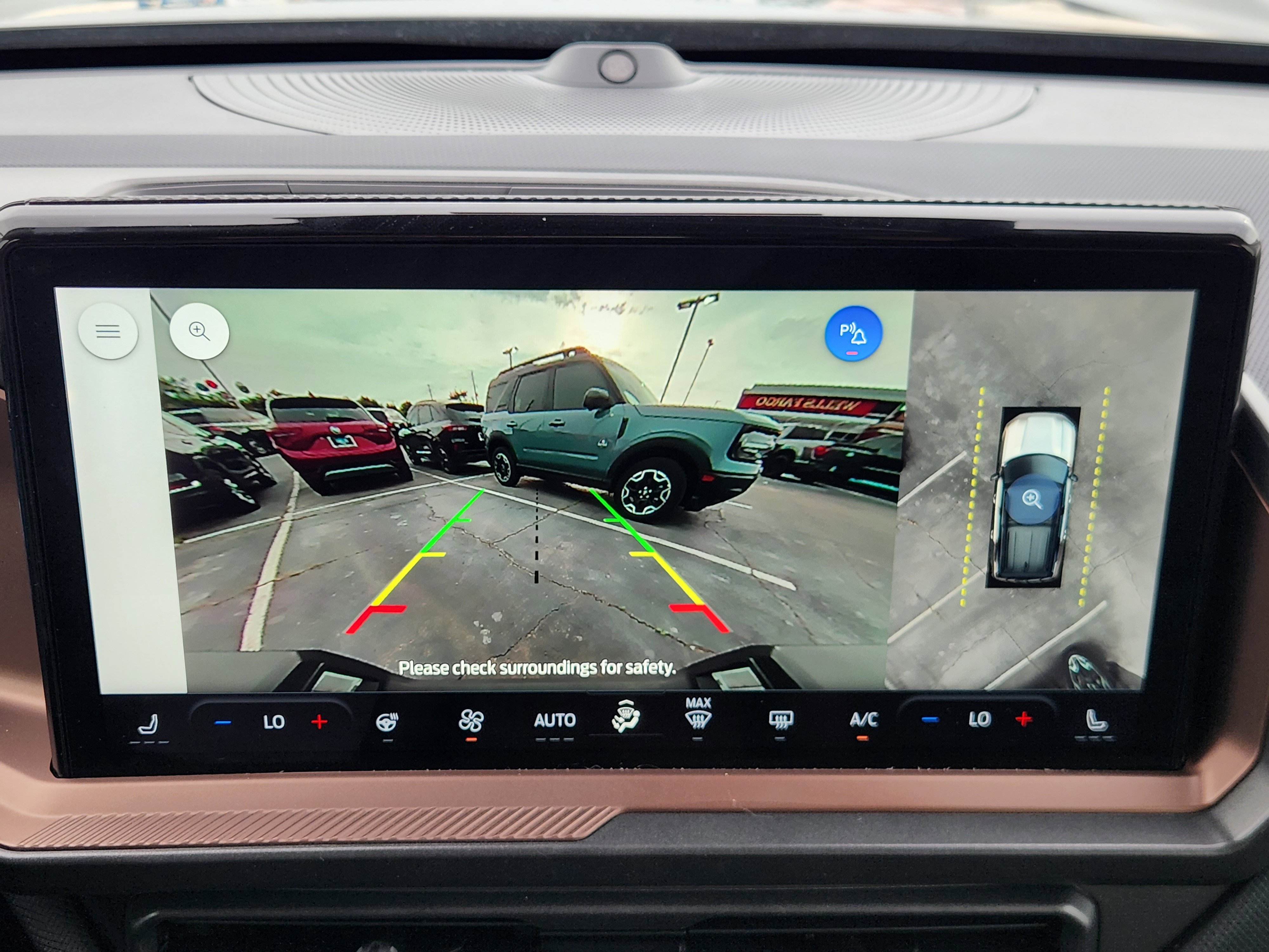 2025 Ford Bronco Sport Outer Banks photo 3