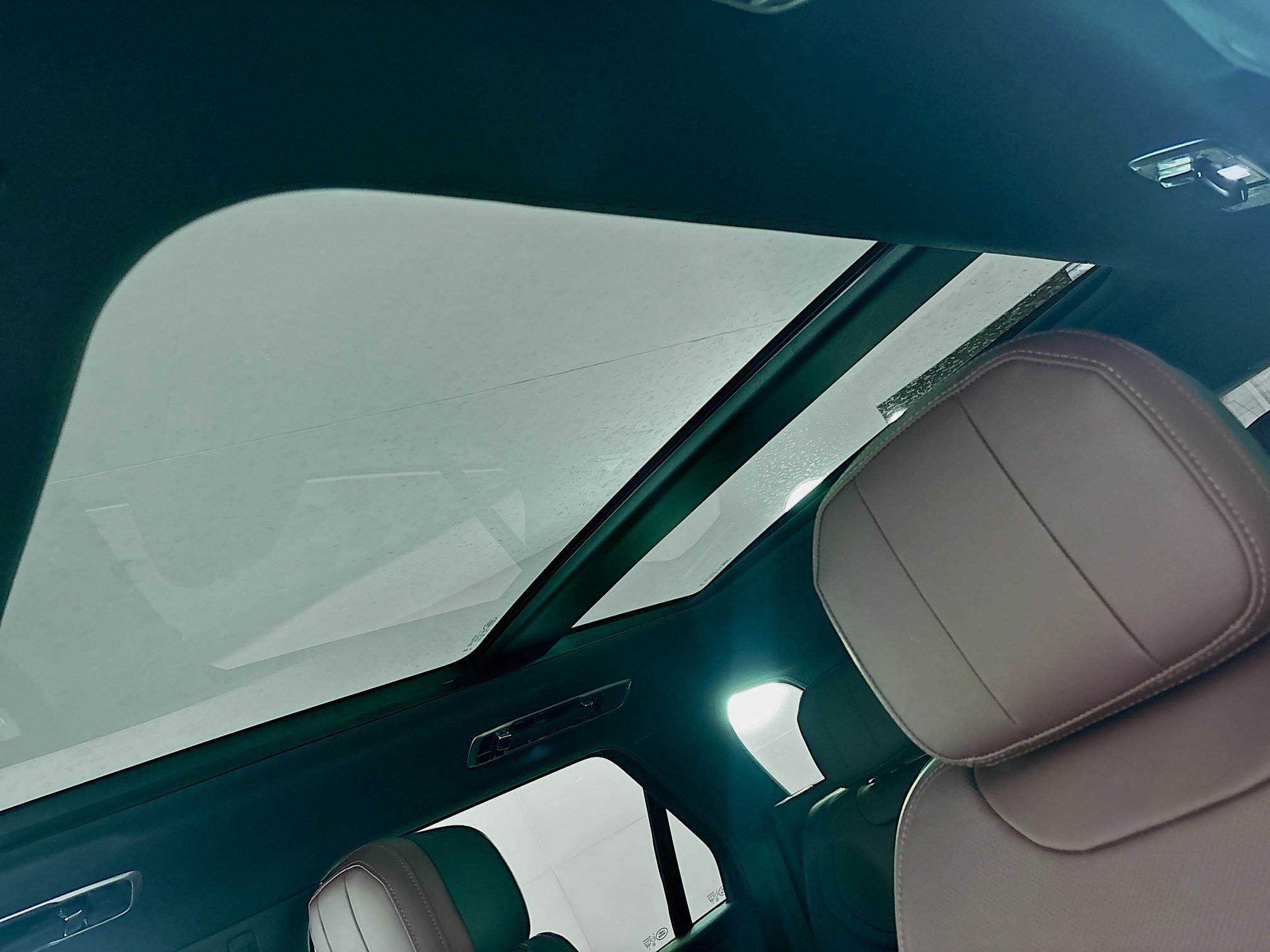 2025 Land Rover Range Rover Sport SE photo 14