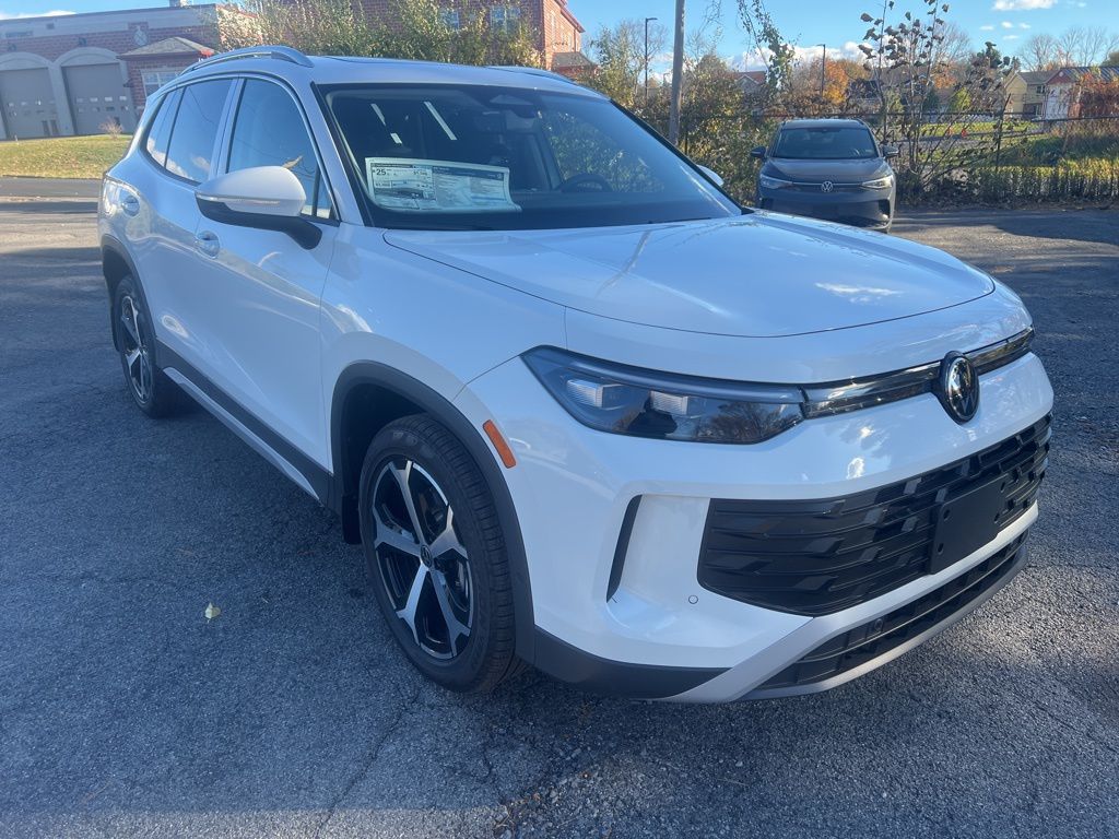 2026 Volkswagen Tiguan SE photo 3