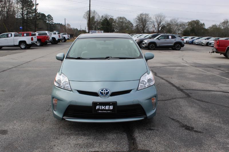 2014 Toyota Prius Three photo 3