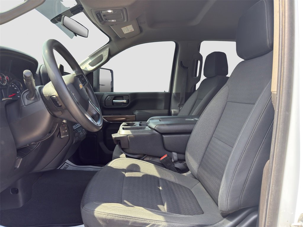 2021 Chevrolet Silverado LT photo 7
