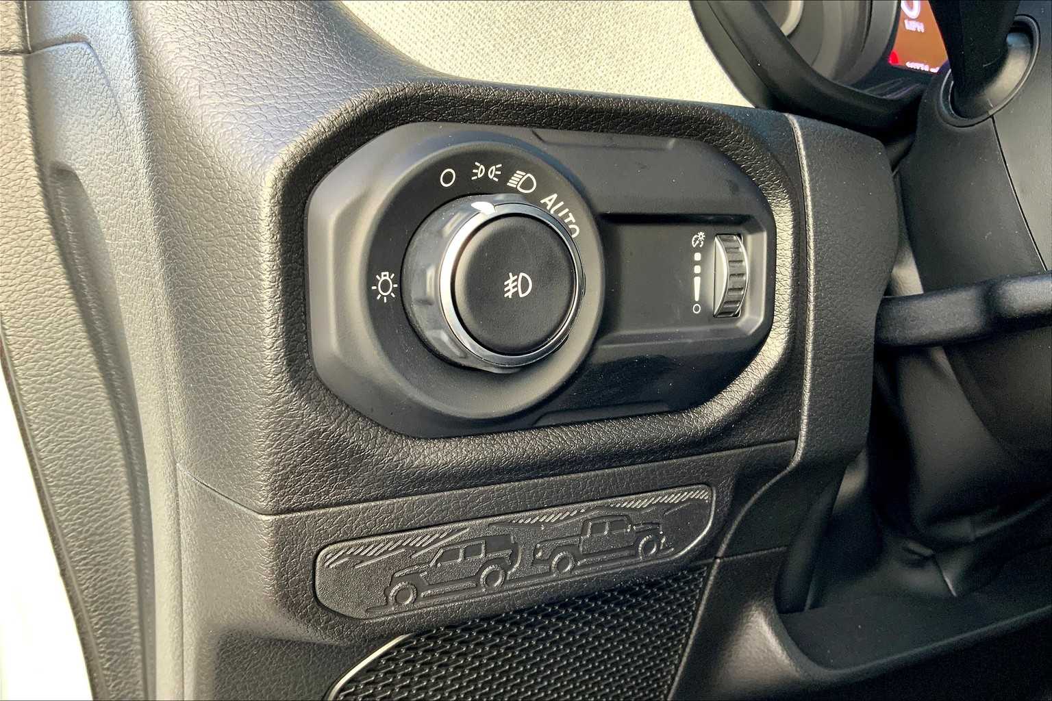2024 Jeep Wrangler Willys photo 32