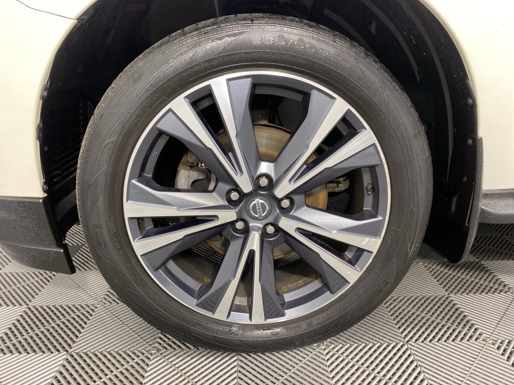 2020 Nissan Pathfinder Platinum photo 3