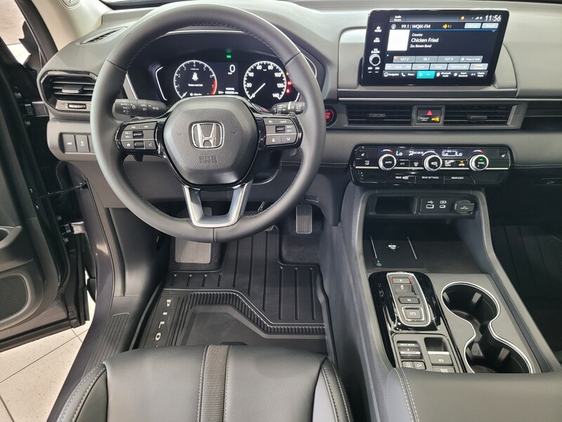 2025 Honda Pilot Touring photo 10