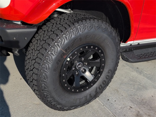 2025 Ford Bronco First Edition photo 5