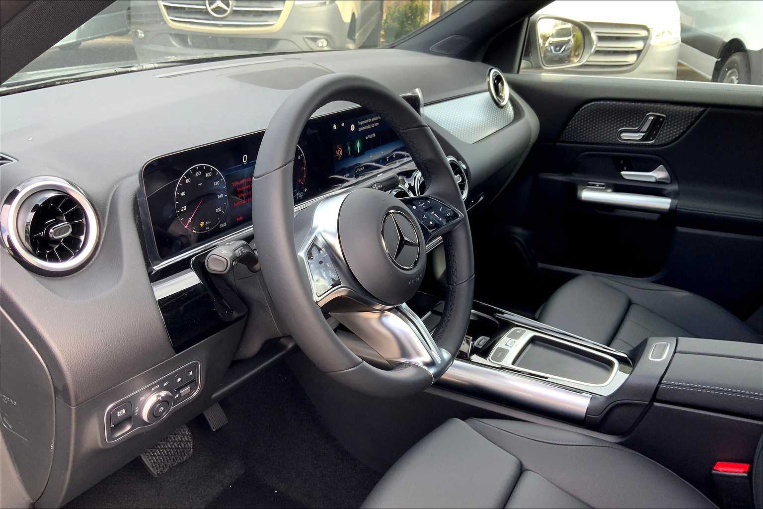2025 Mercedes Benz GLA 250 photo 9