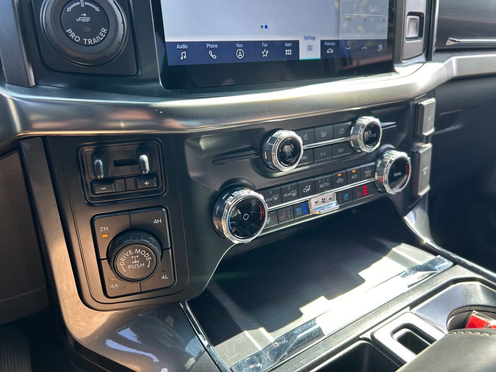 2023 Ford F-150 Lariat photo 30