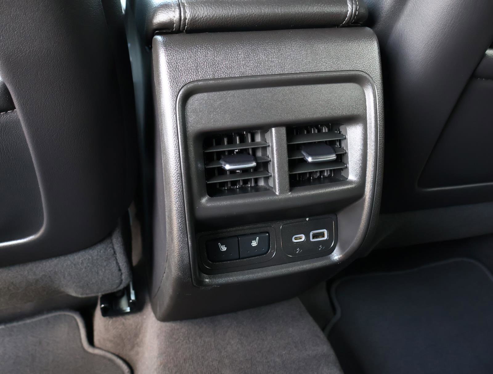 2024 Cadillac XT4 Premium Luxury photo 17