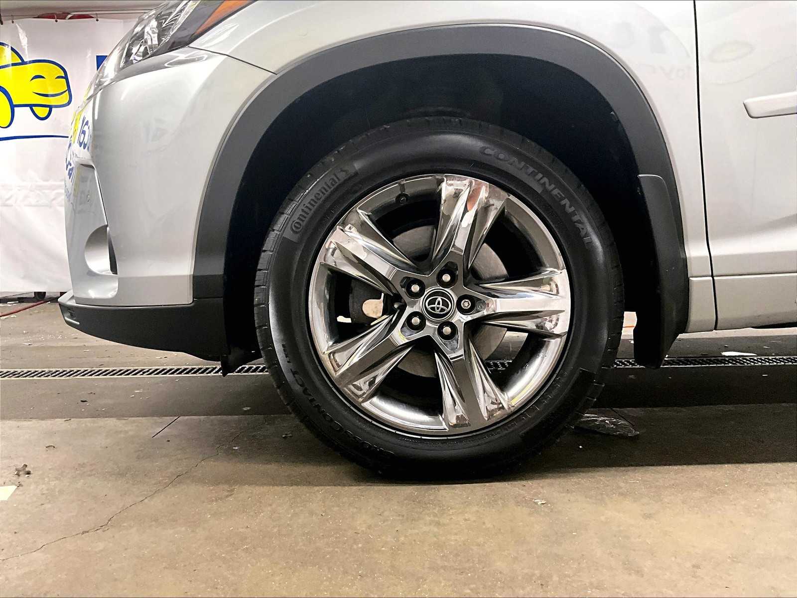 2019 Toyota Highlander Limited Platinum photo 4