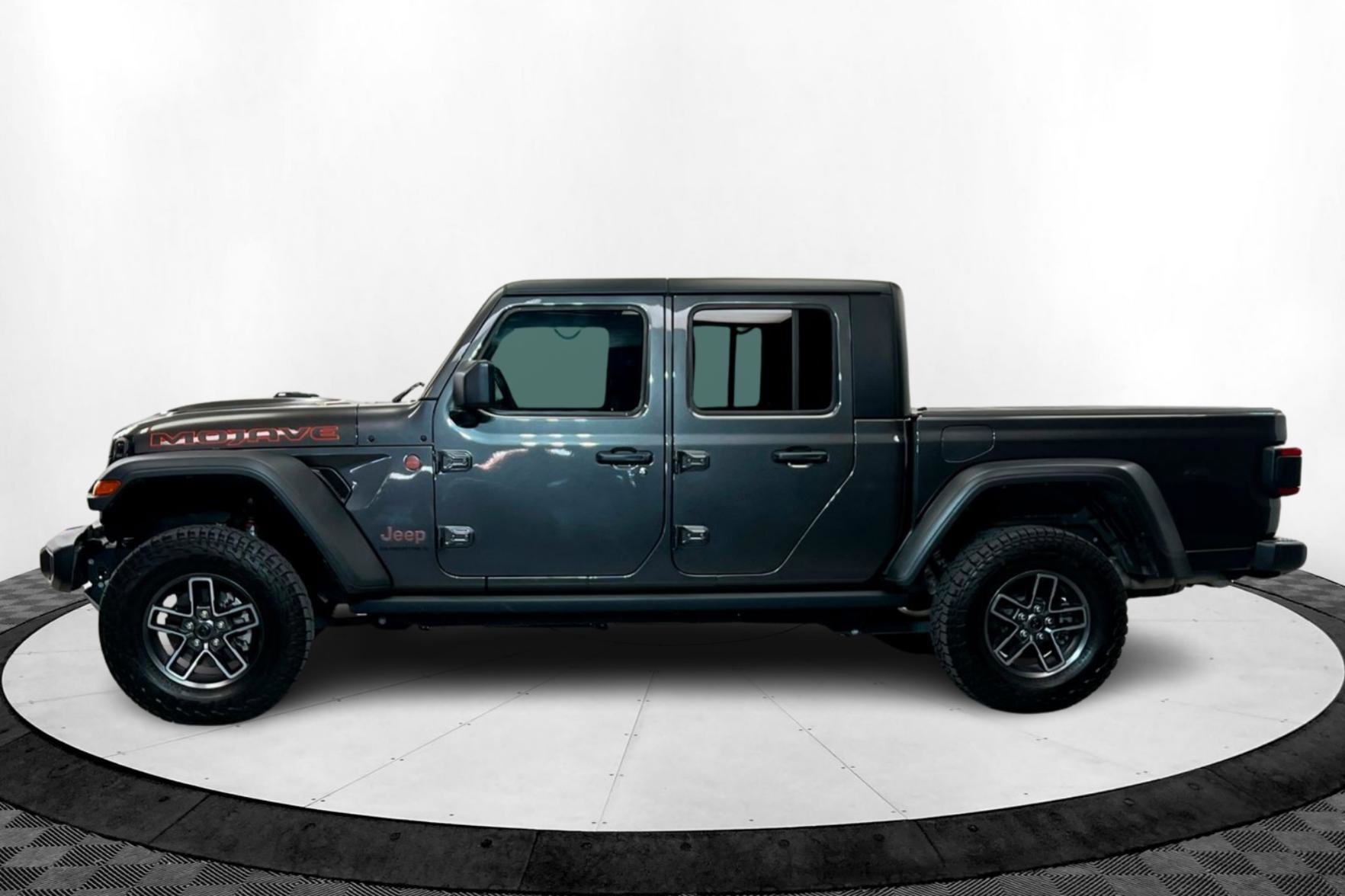 2024 Jeep Gladiator Mojave photo 2