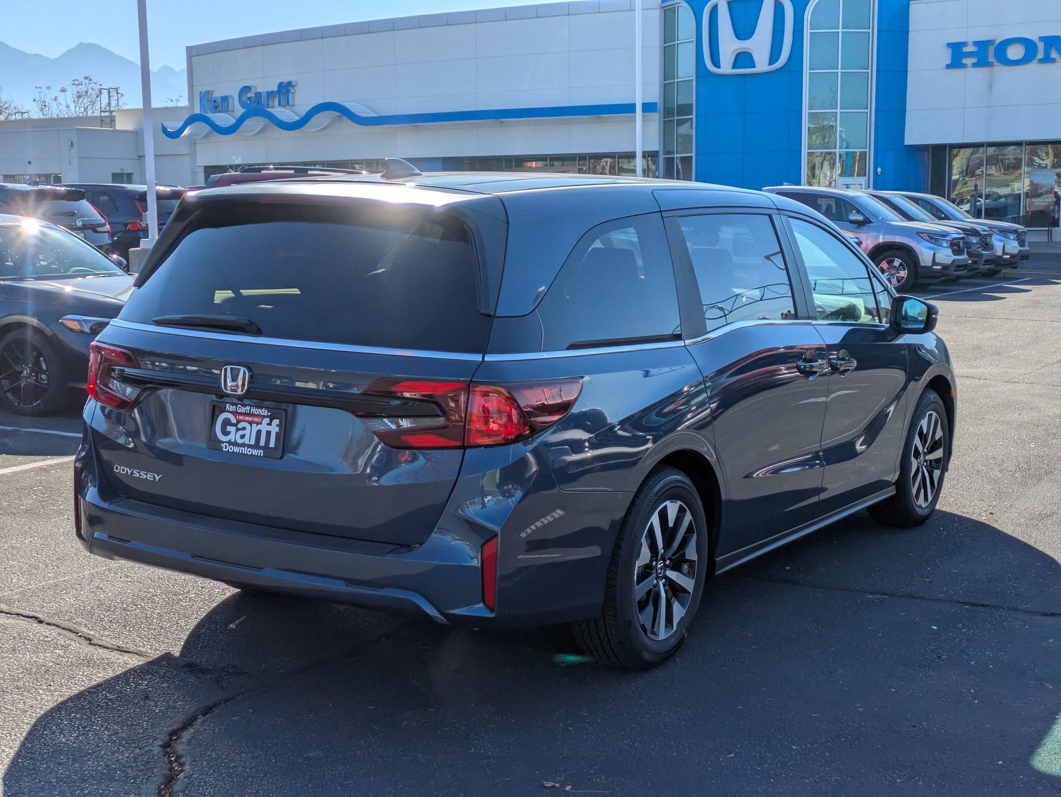 2026 Honda Odyssey EX-L photo 3