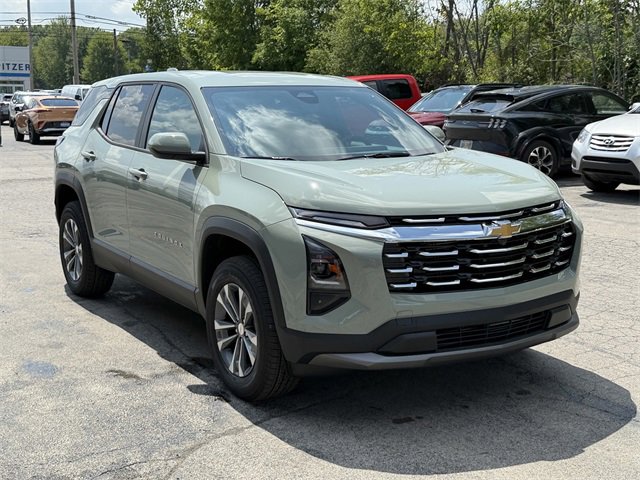 2026 Chevrolet Equinox LT photo 2