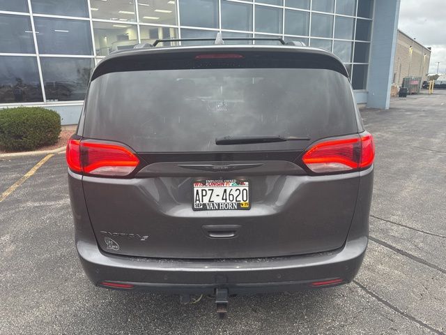 2018 Chrysler Pacifica Touring L photo 4