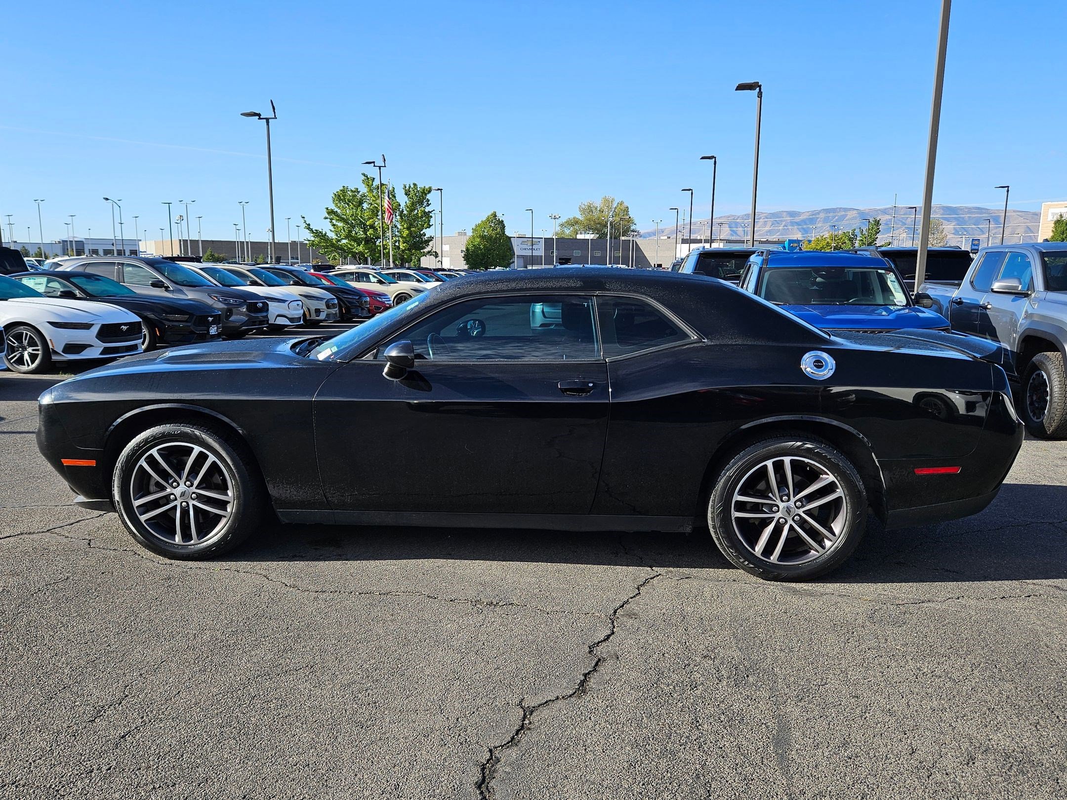 2019 Dodge Challenger SXT photo 5