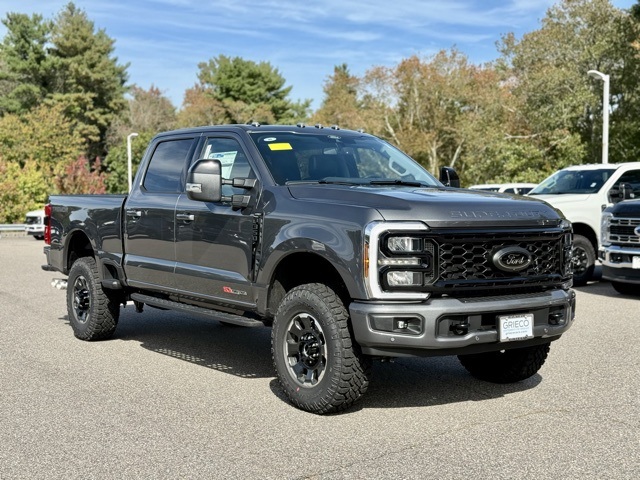 2026 Ford F-350 Super Duty Lariat's photo