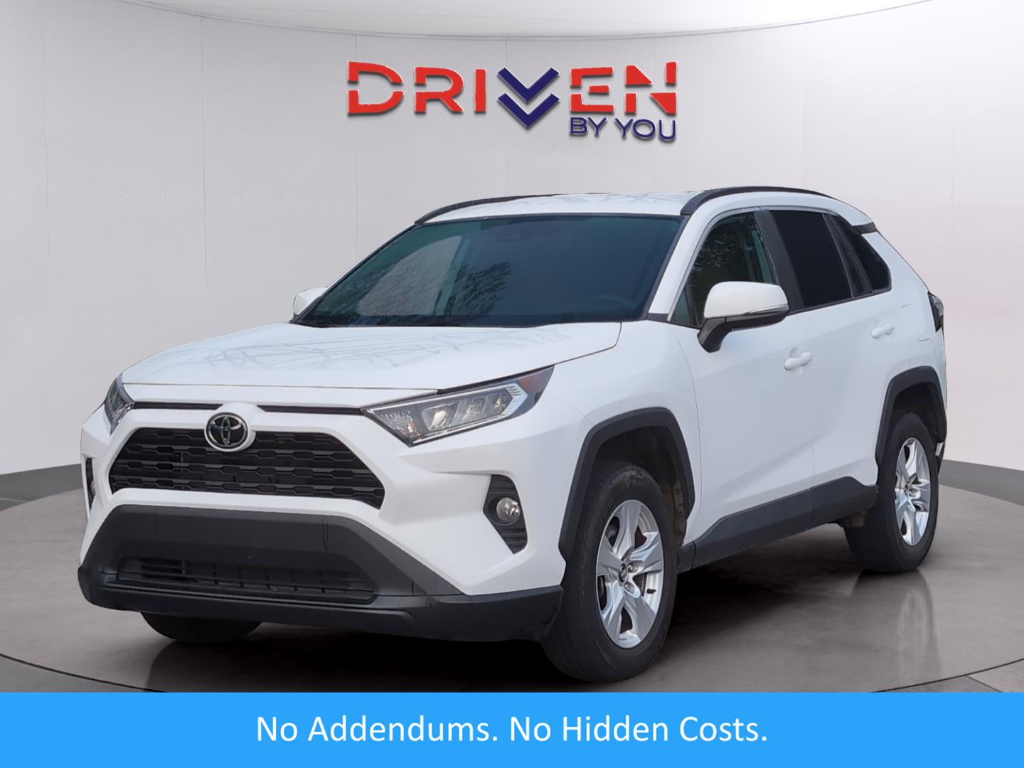2021 Toyota RAV4 XLE's photo