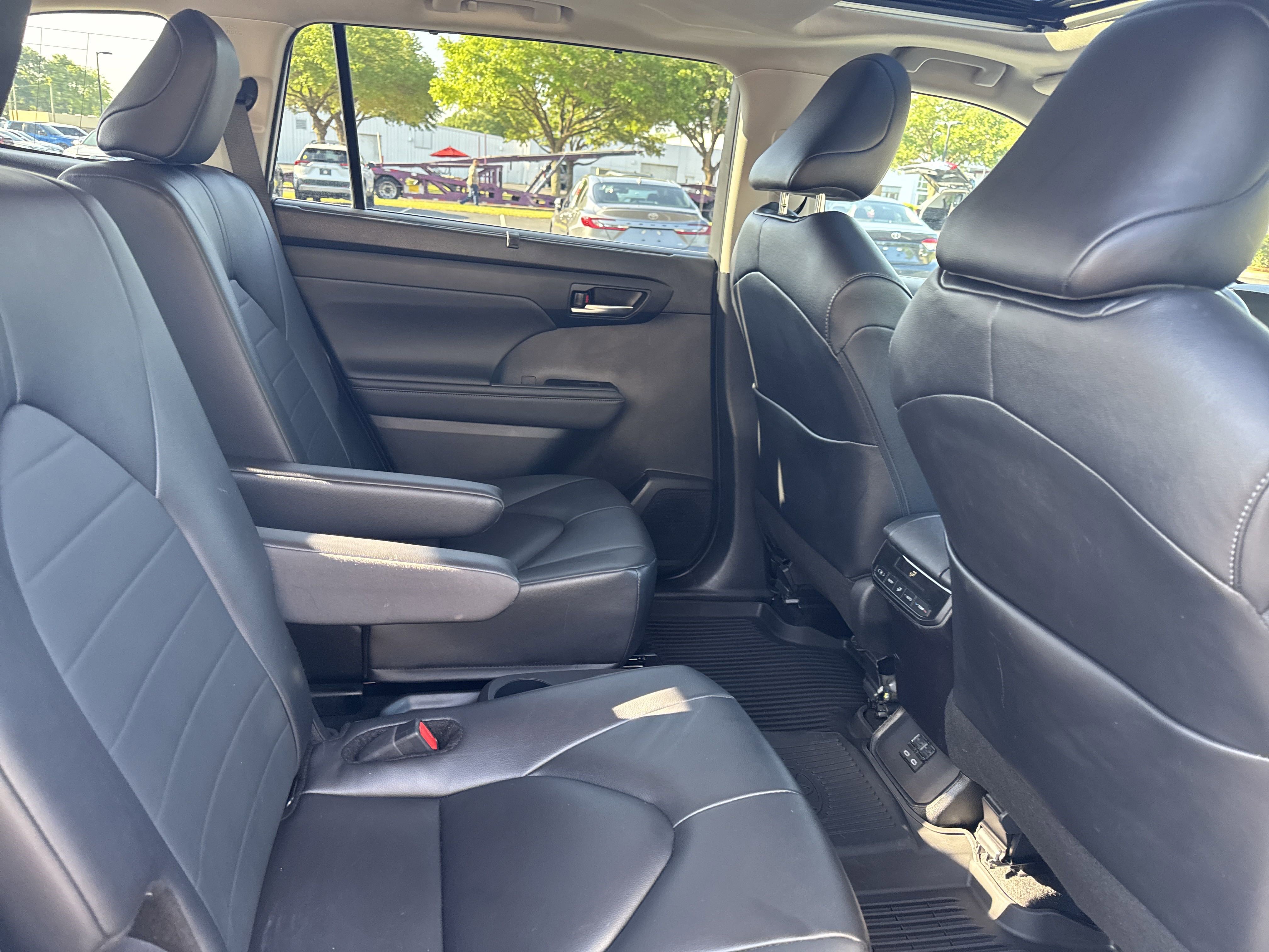 2024 Toyota Highlander XLE photo 22